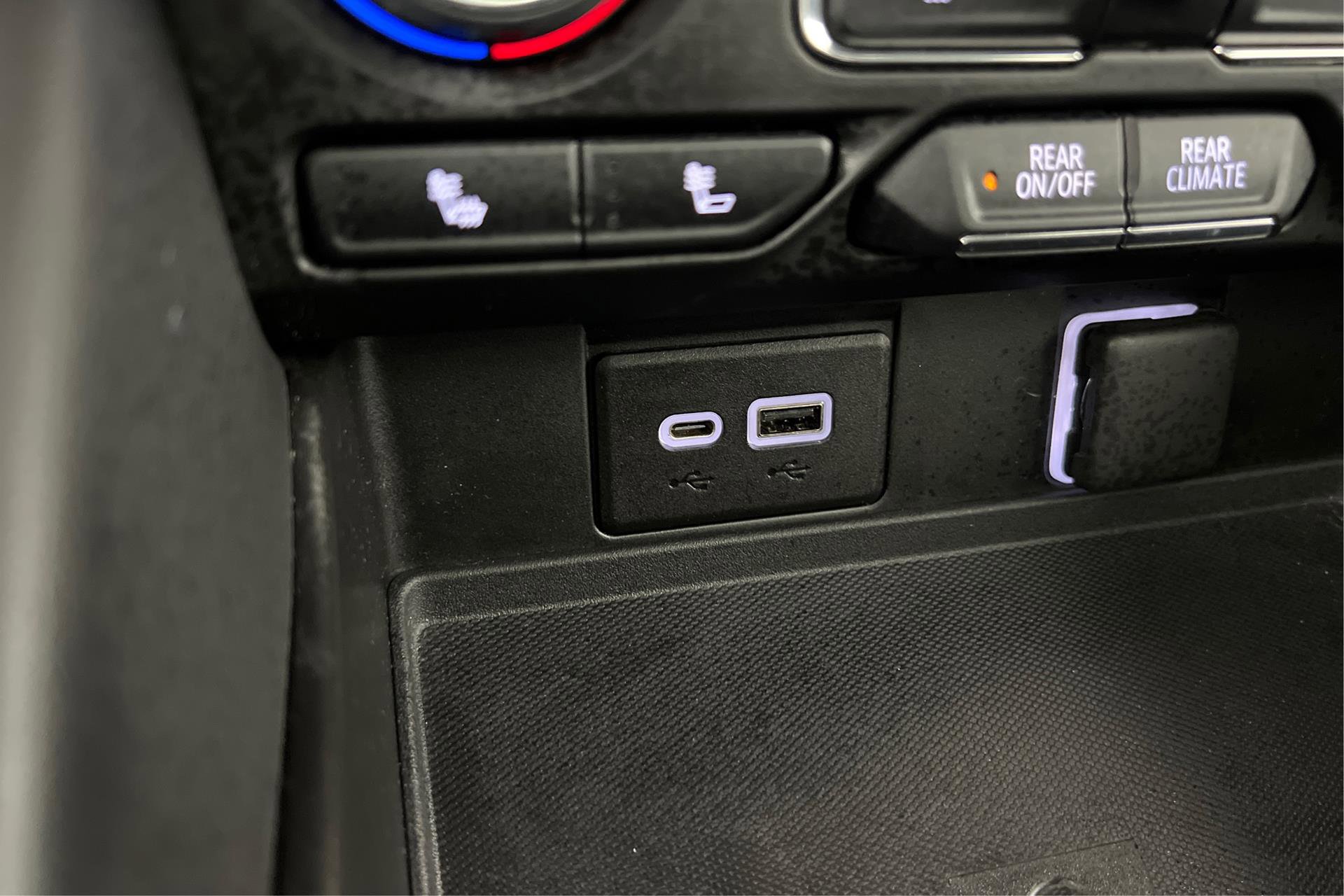Vehicle image 28 of 29