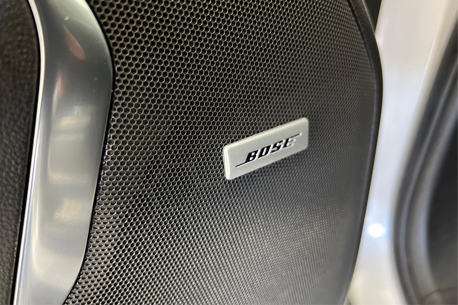 Vehicle image 25 of 29
