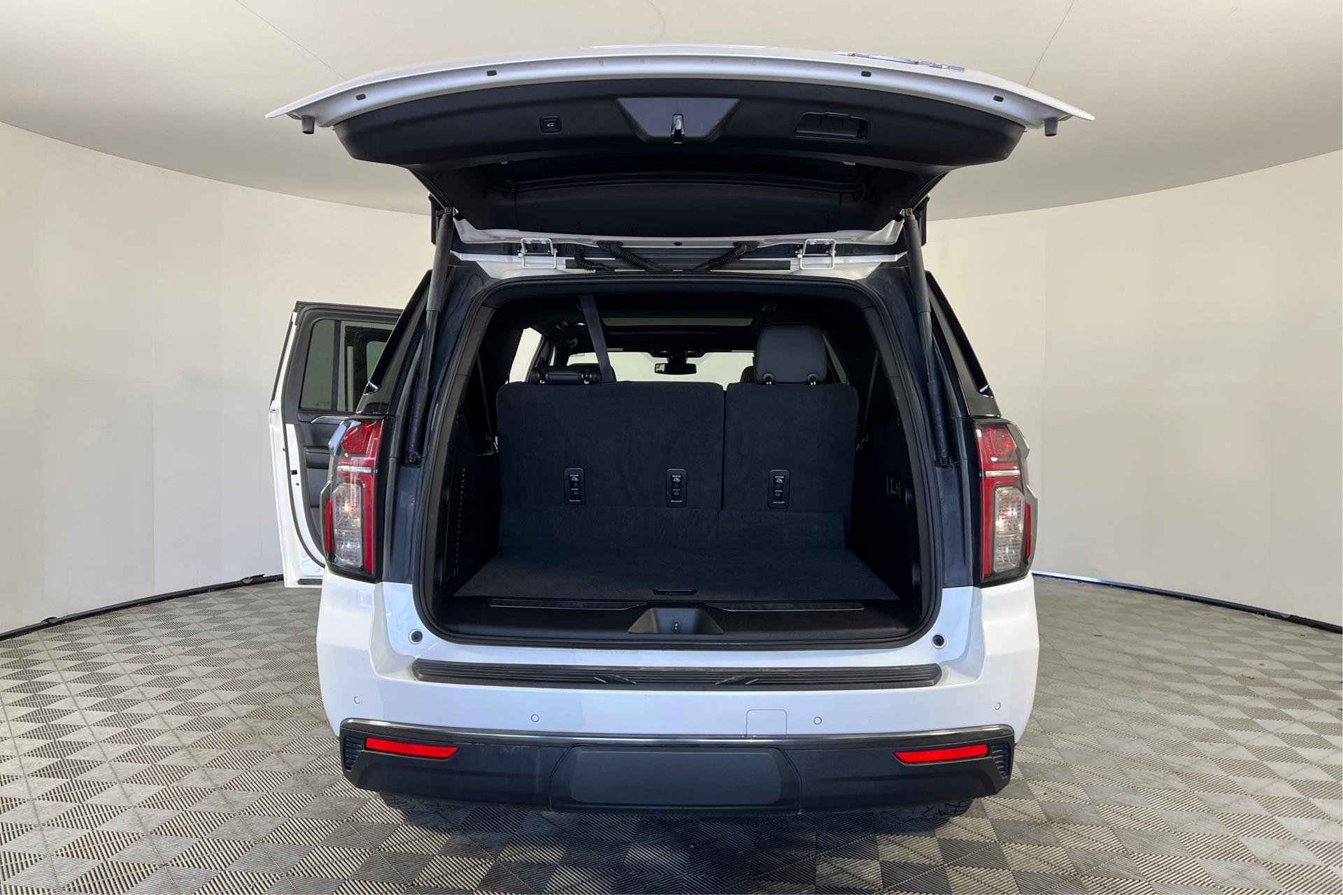 Vehicle image 9 of 29