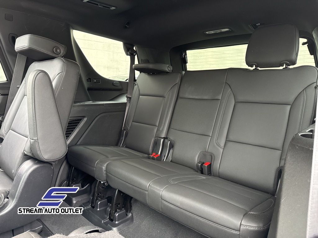 Vehicle image 33 of 50