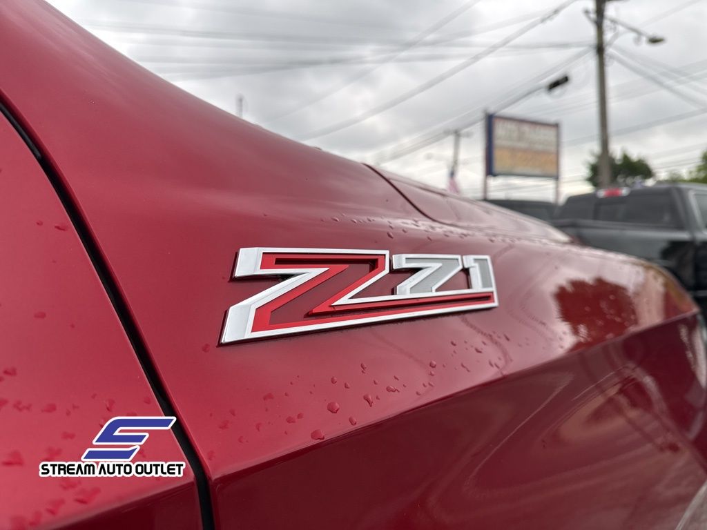 Vehicle image 12 of 50