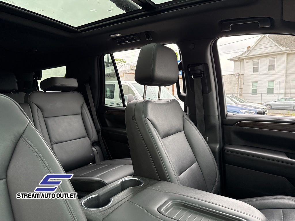 Vehicle image 17 of 50
