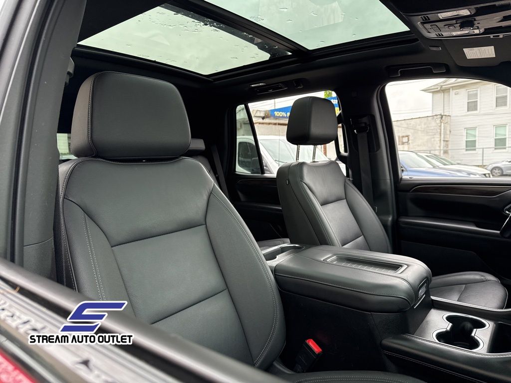 Vehicle image 13 of 50