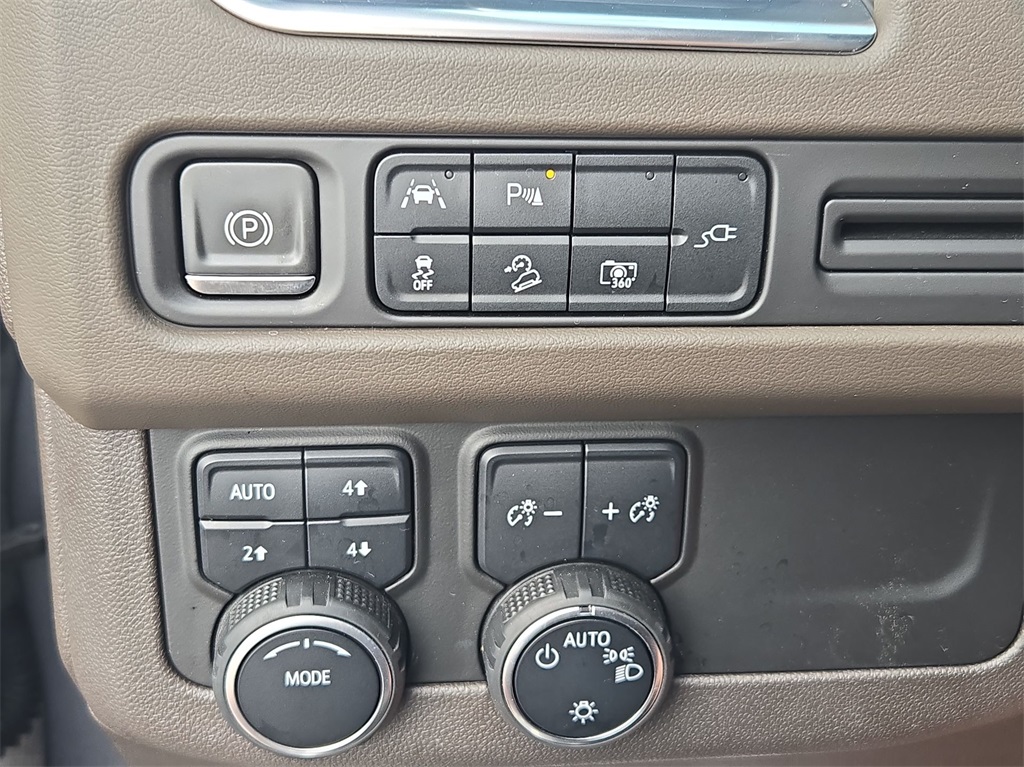 Vehicle image 24 of 41