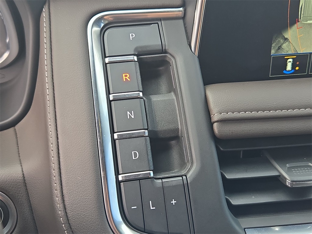 Vehicle image 22 of 41