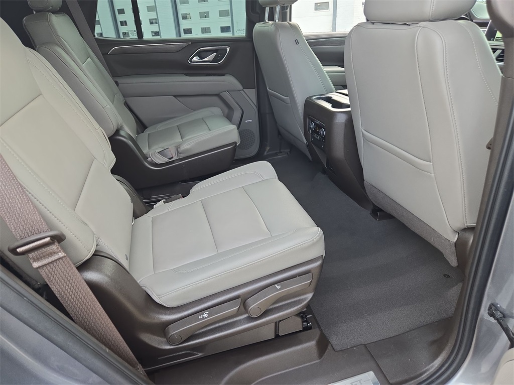 Vehicle image 33 of 41