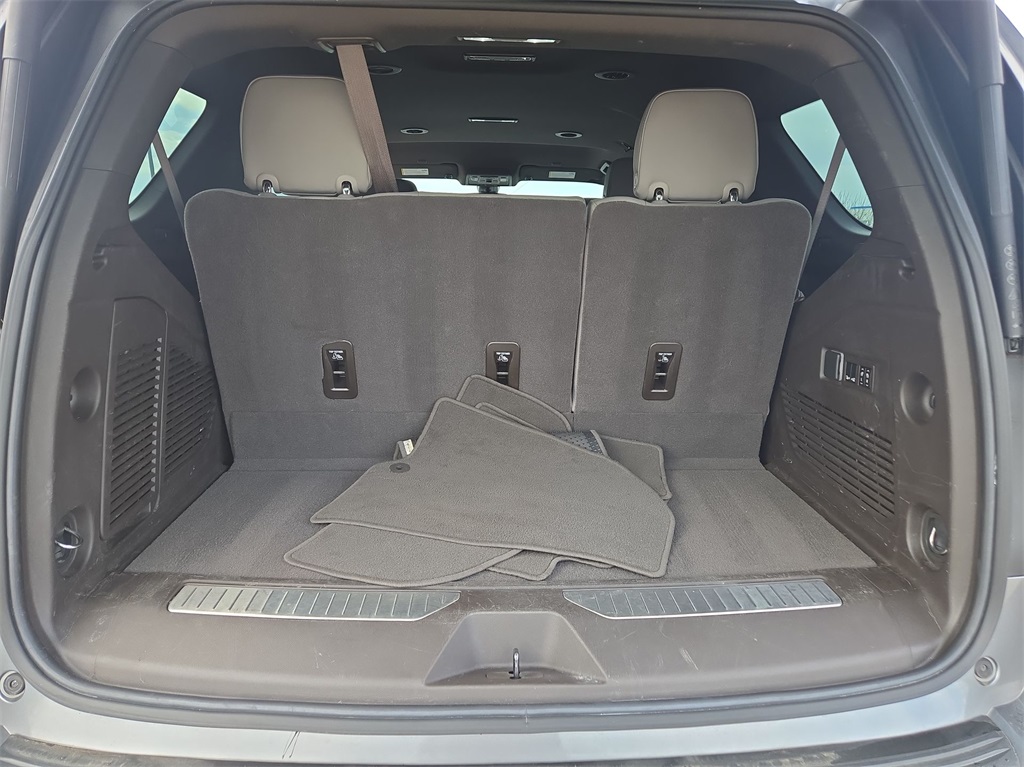 Vehicle image 32 of 41