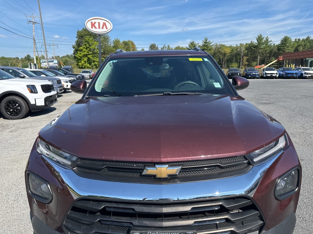 2022 Chevrolet Trailblazer LT Image 2 of 17