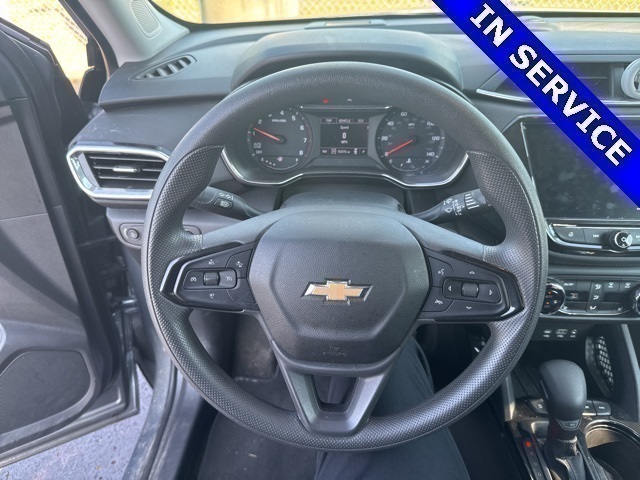 Vehicle image 4 of 7