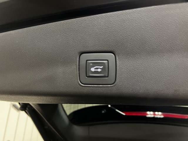 Vehicle image 22 of 47