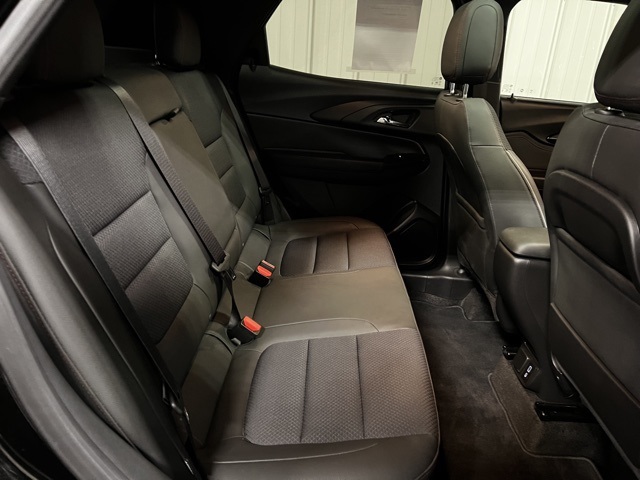 Vehicle image 23 of 47