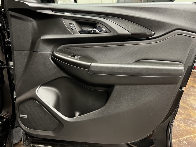 Vehicle image 26 of 47