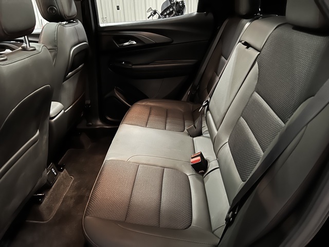 Vehicle image 18 of 47