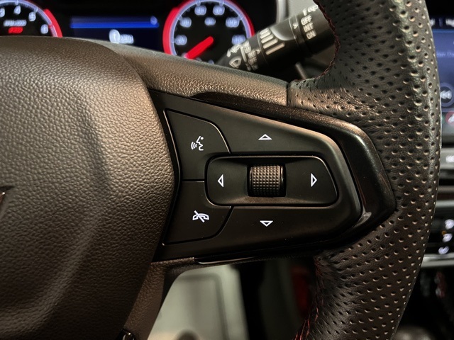 Vehicle image 33 of 47