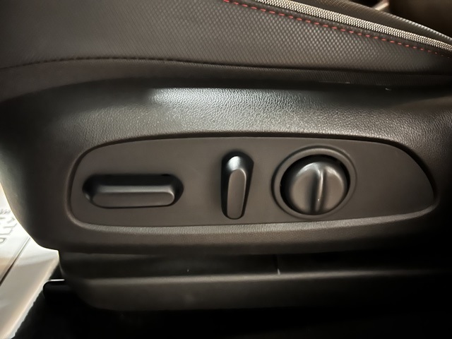 Vehicle image 16 of 47