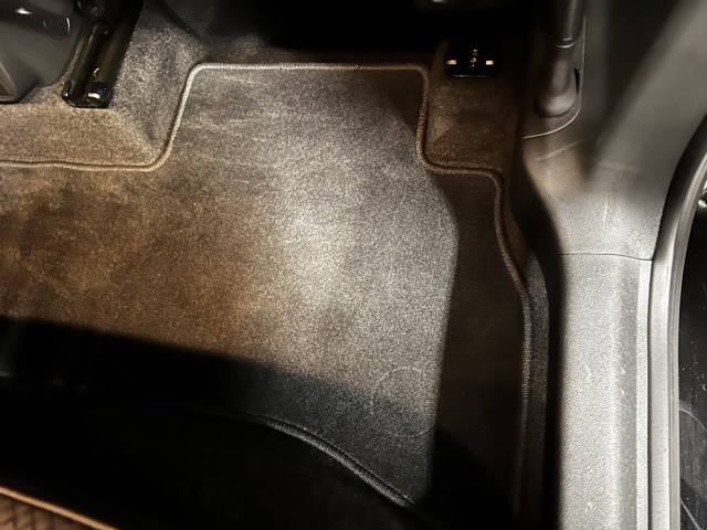 Vehicle image 25 of 47