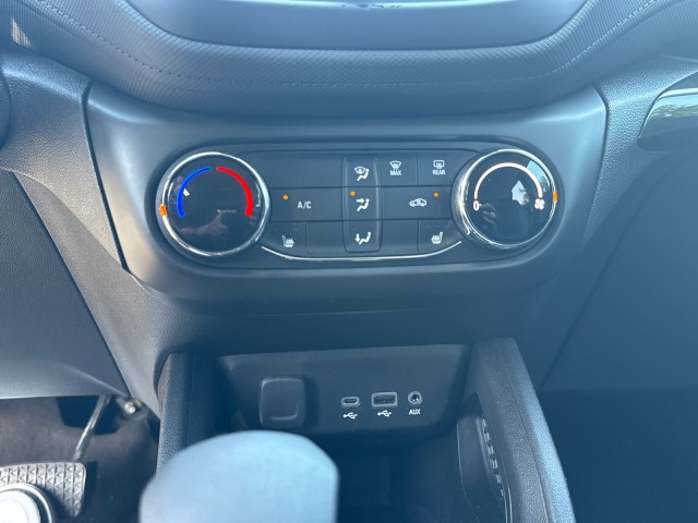 Vehicle image 22 of 26