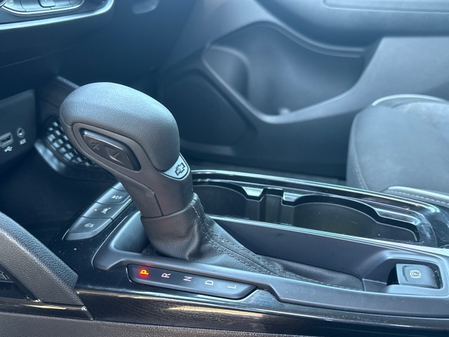 Vehicle image 23 of 26