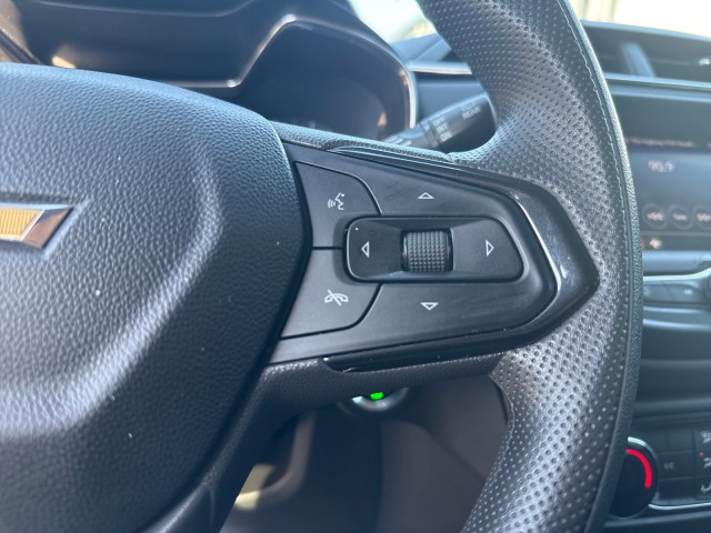 Vehicle image 17 of 26
