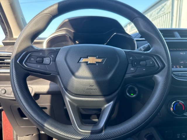 Vehicle image 16 of 26