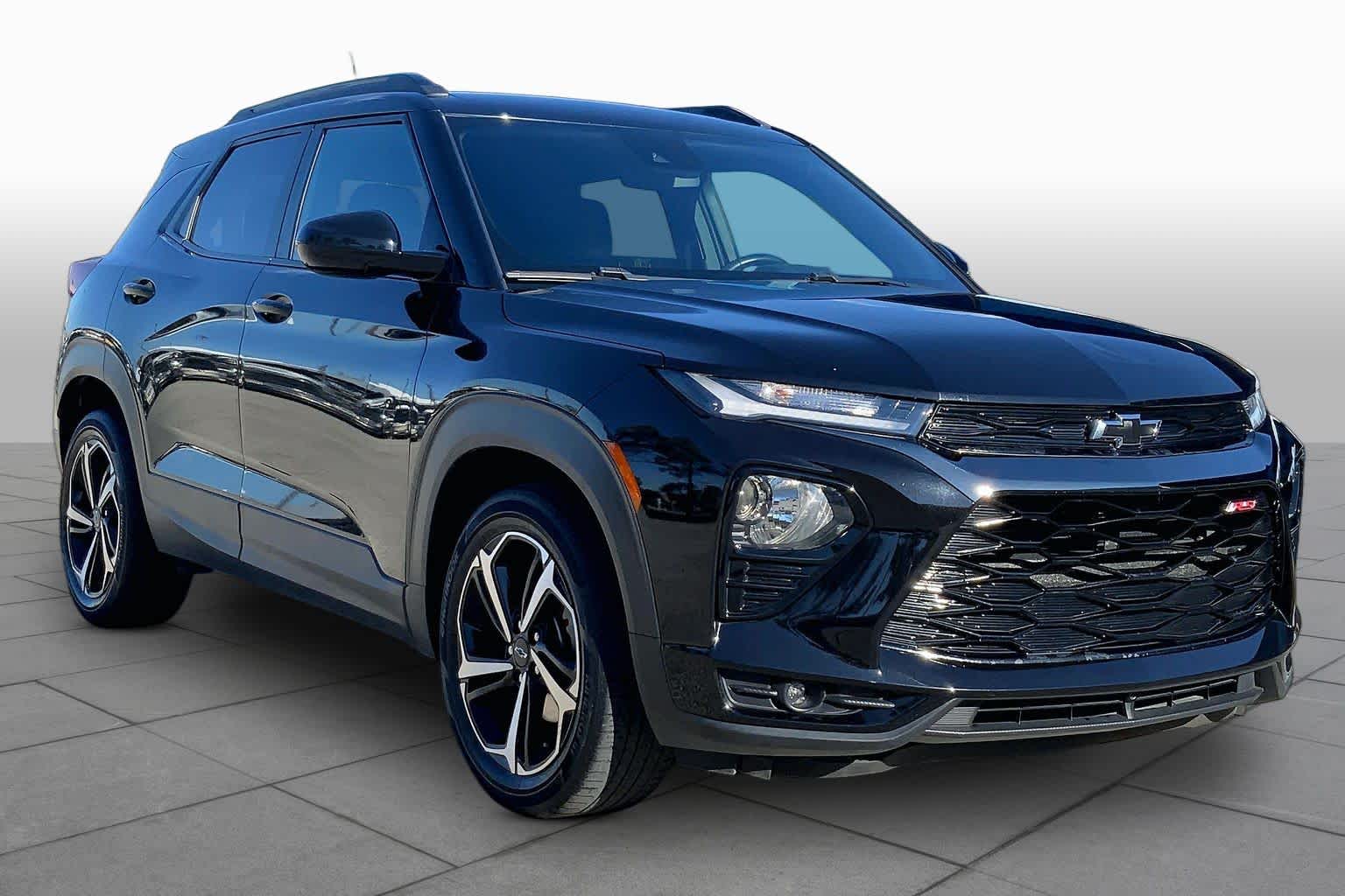 2022 Chevrolet Trailblazer RS Image 3 of 35