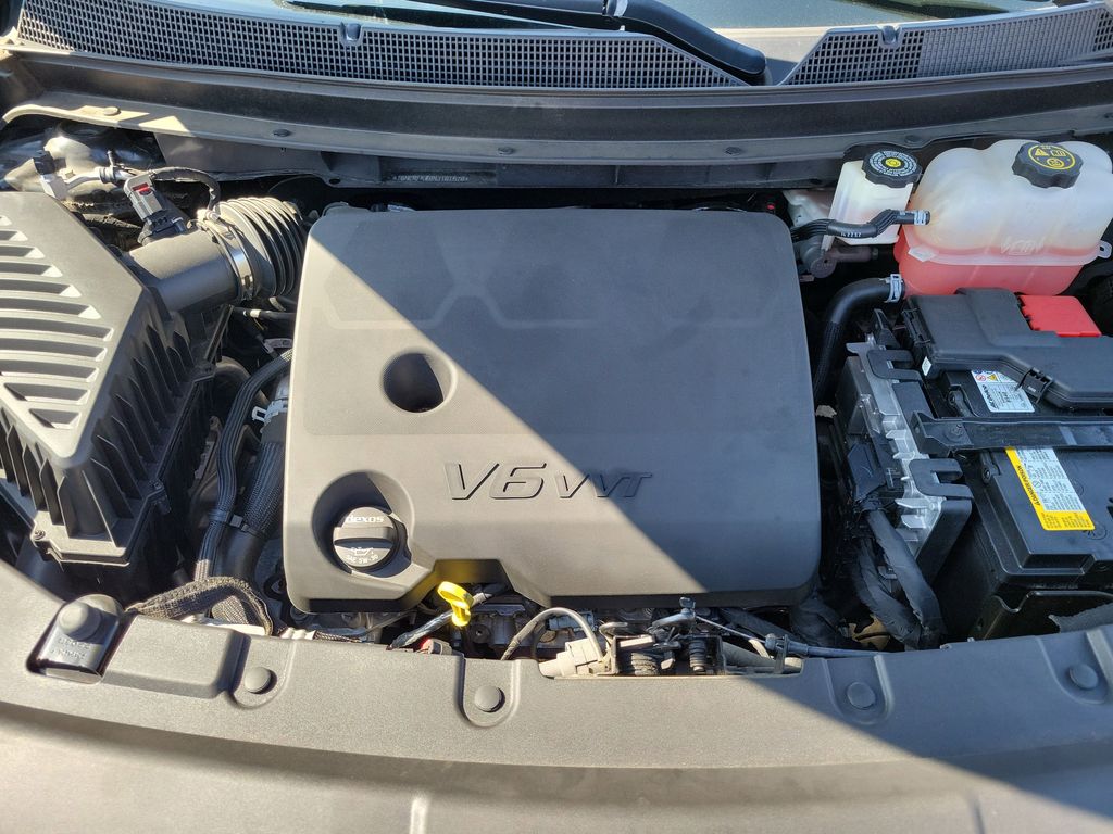 2022 Chevrolet Traverse LS Image 7 of 32