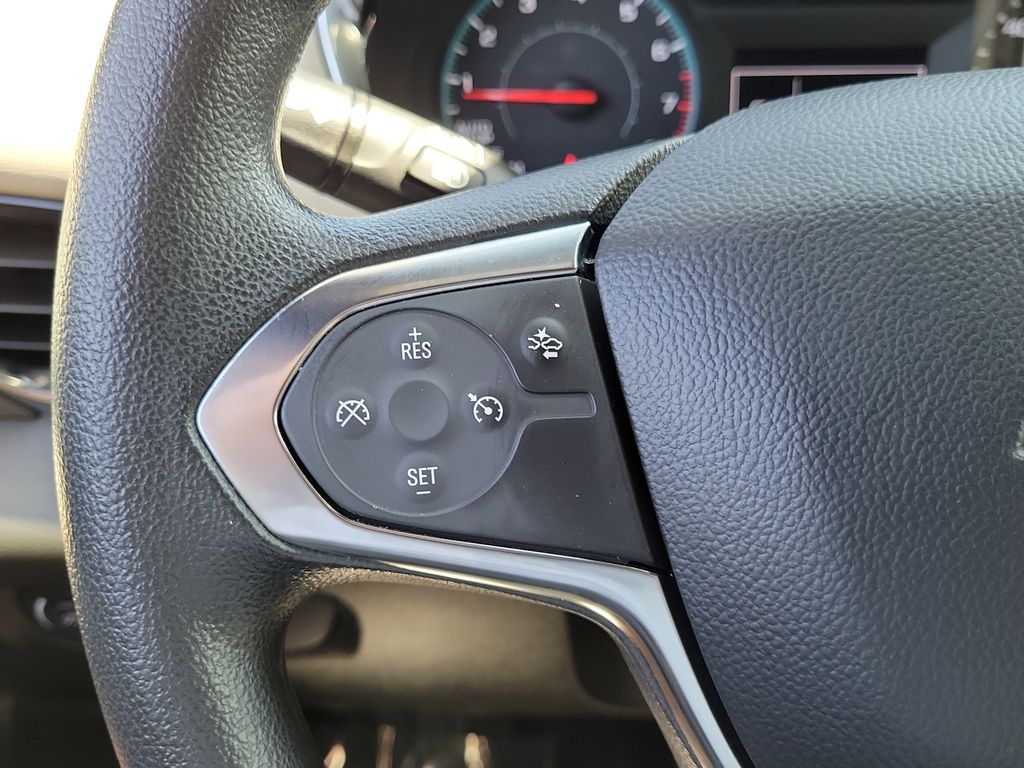 2022 Chevrolet Traverse LS Image 30 of 32