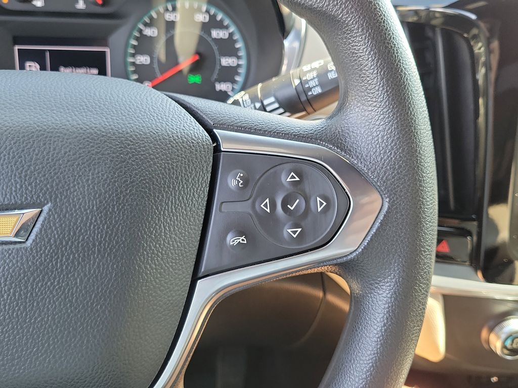 2022 Chevrolet Traverse LS Image 18 of 32