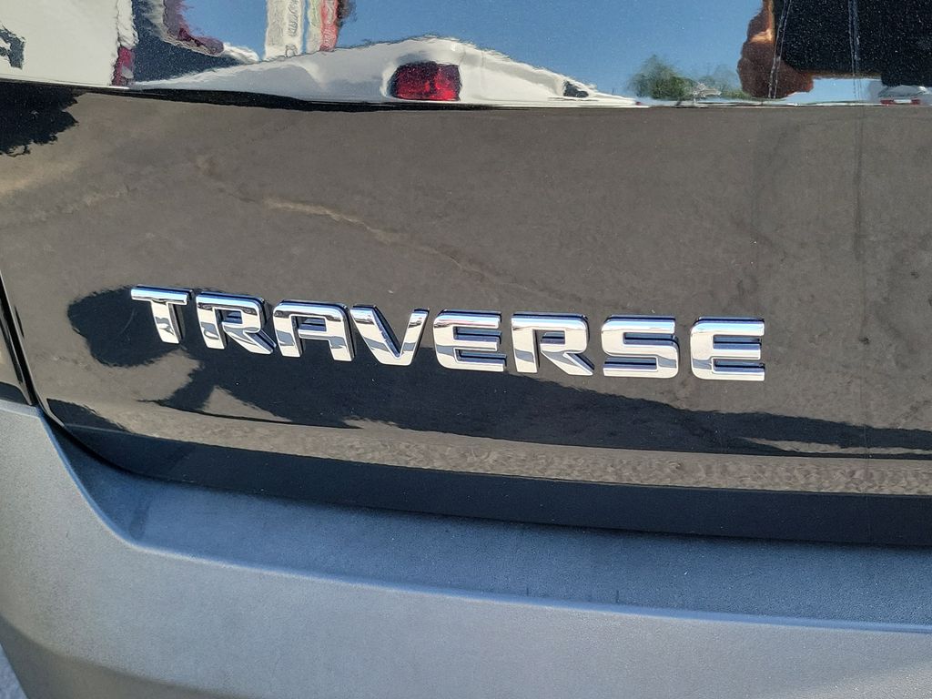 2022 Chevrolet Traverse LS Image 31 of 32