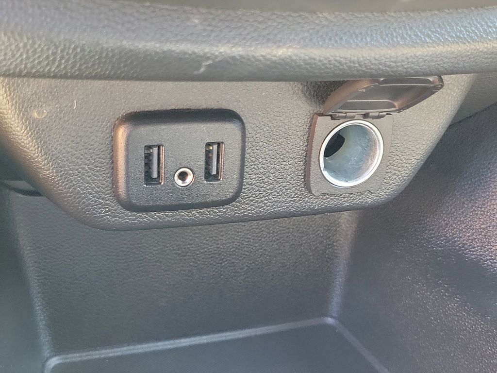 2022 Chevrolet Traverse LS Image 28 of 32