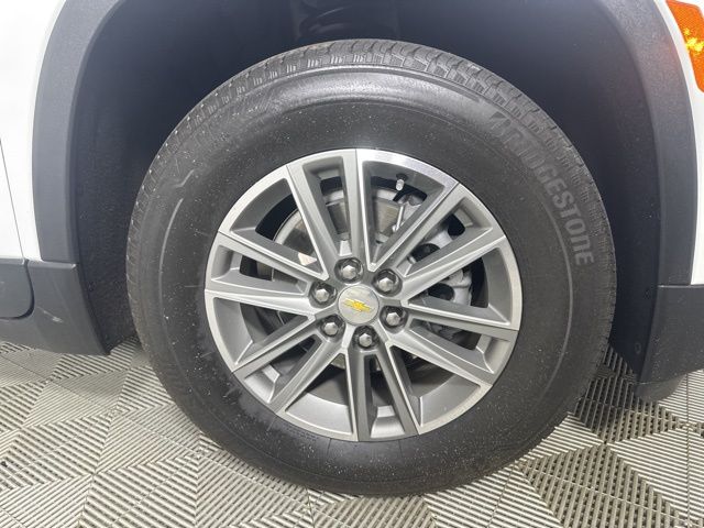 Vehicle image 7 of 22