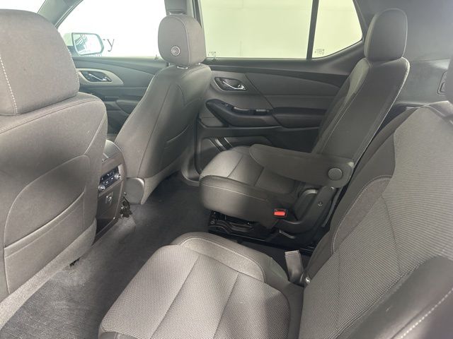 Vehicle image 8 of 22
