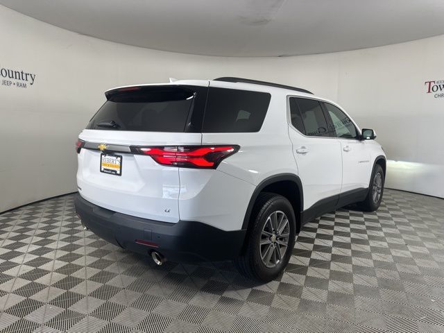 Vehicle image 4 of 22