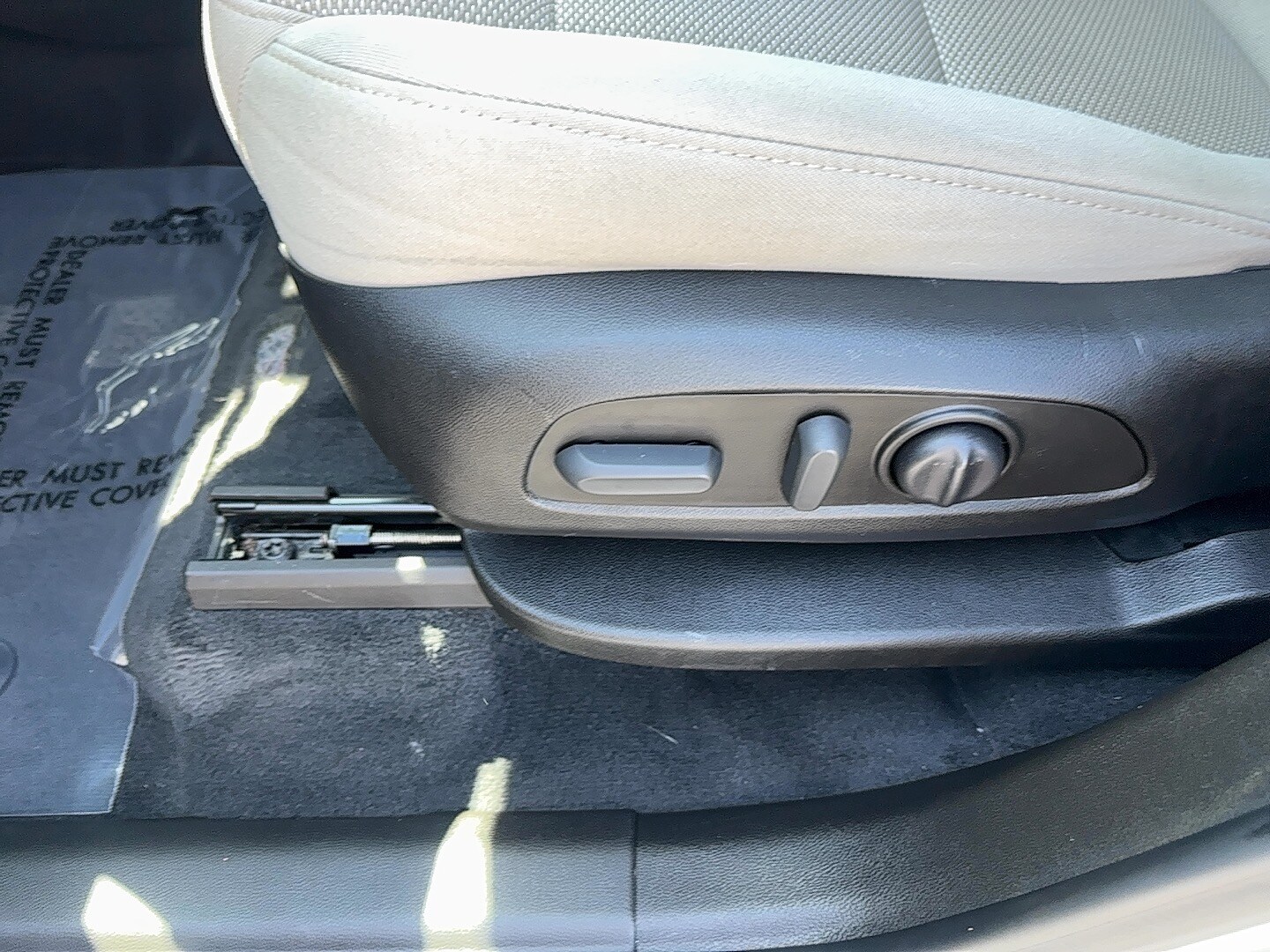 Vehicle image 10 of 14