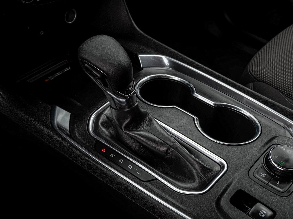 Vehicle image 25 of 41
