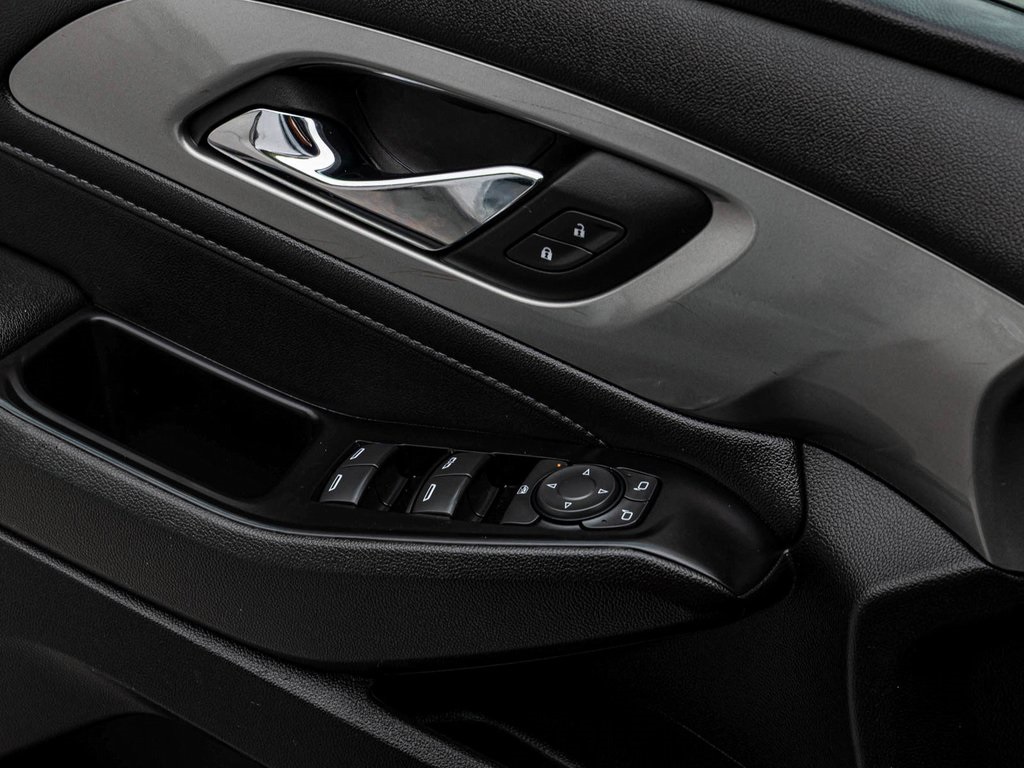Vehicle image 13 of 41