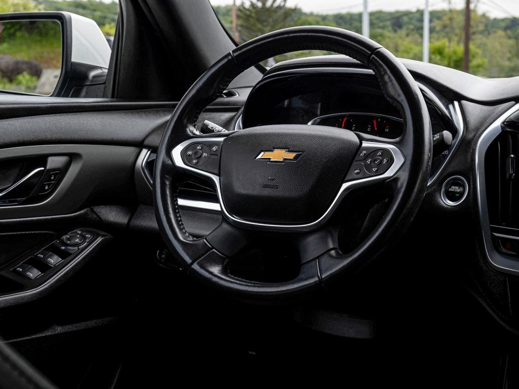 Vehicle image 27 of 41