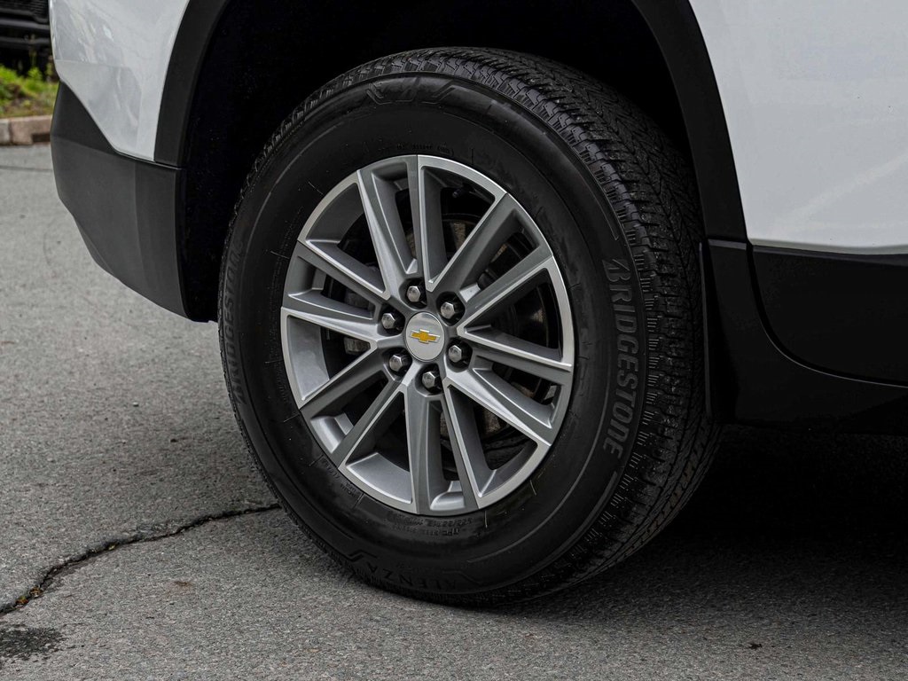 Vehicle image 11 of 41