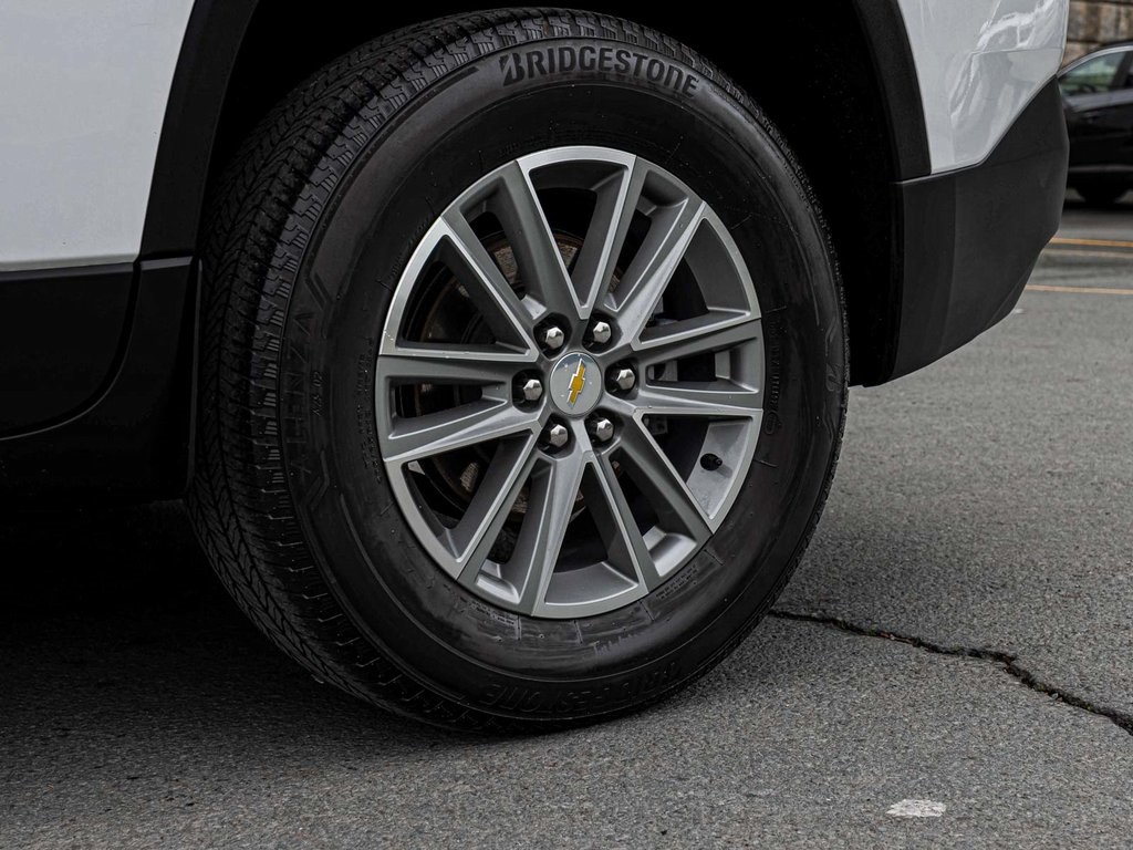 Vehicle image 9 of 41