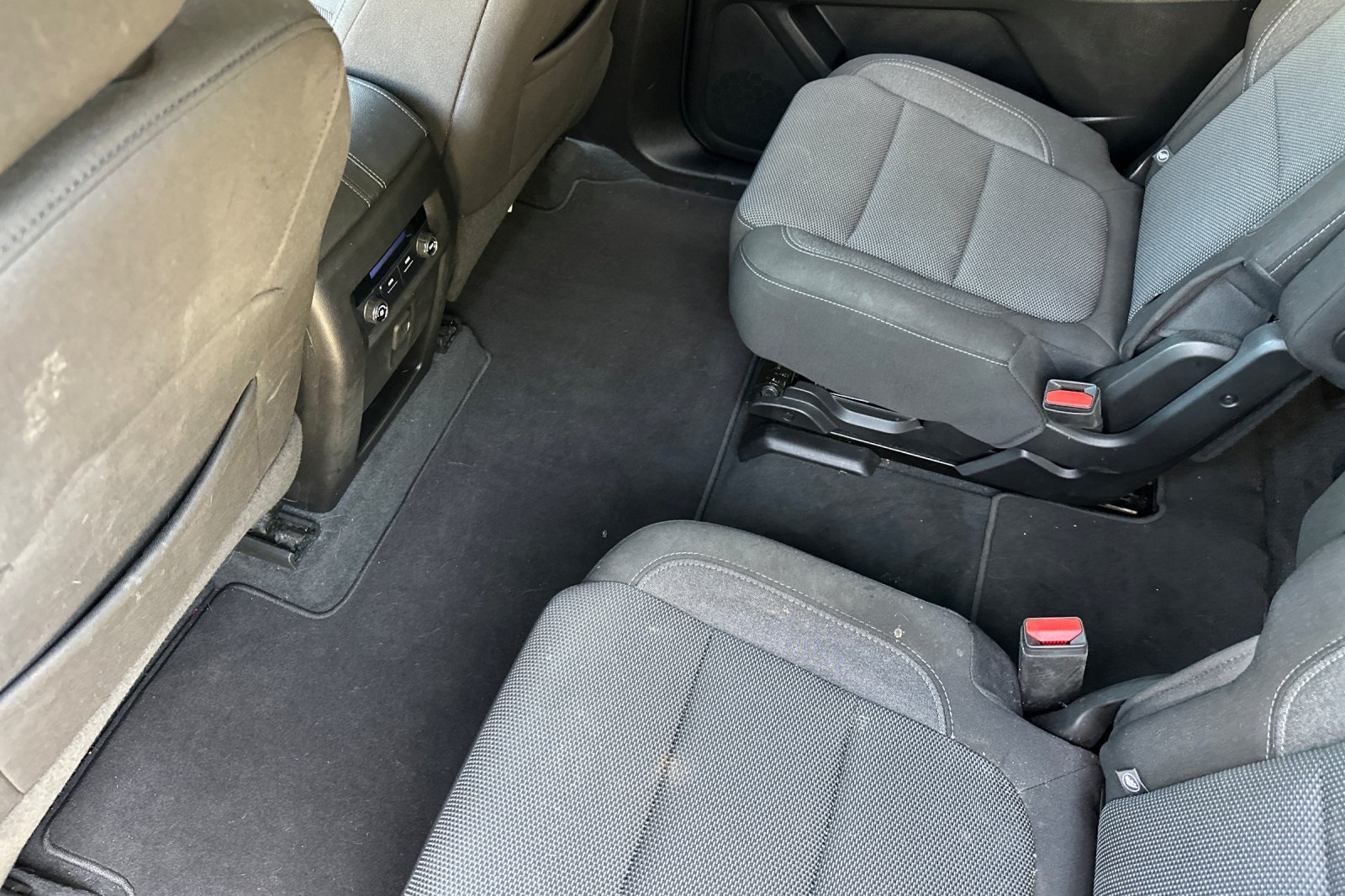 Vehicle image 15 of 58