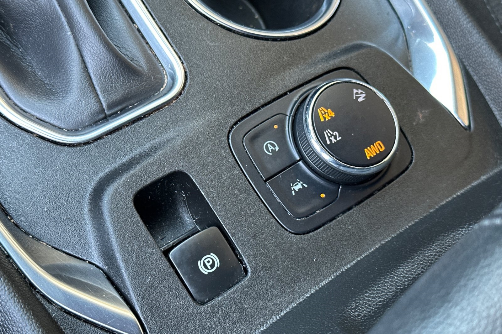 Vehicle image 33 of 58