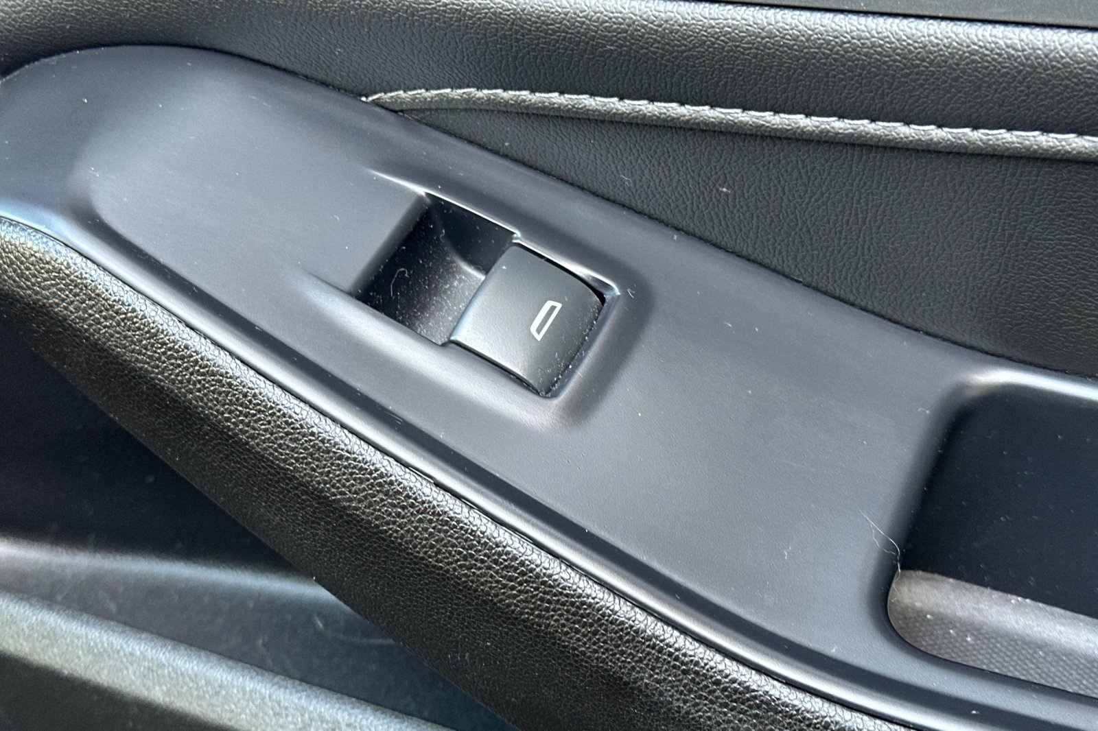 Vehicle image 23 of 58