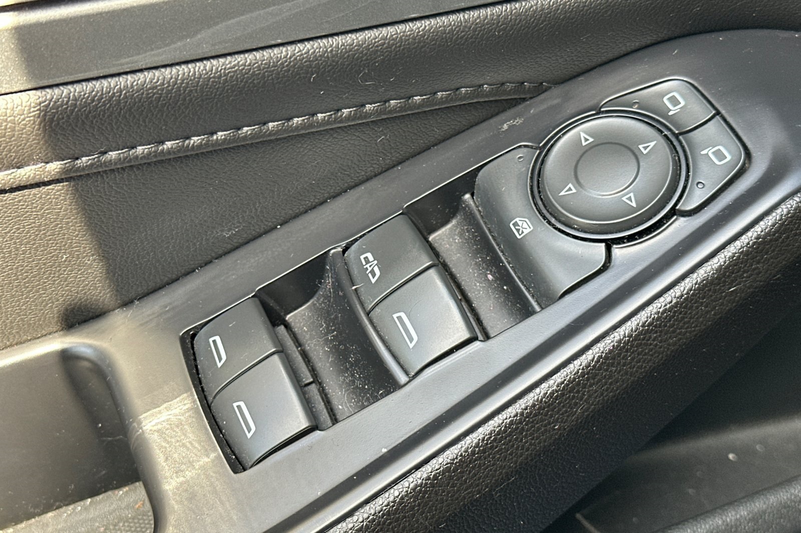 Vehicle image 13 of 58