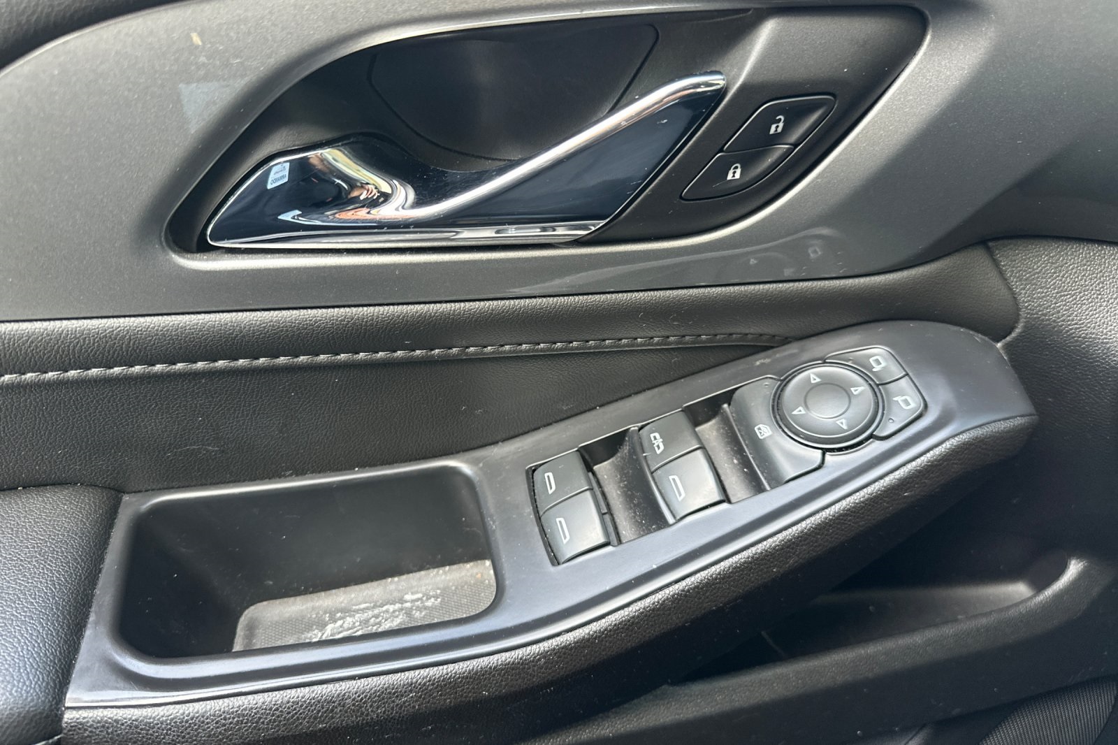 Vehicle image 12 of 58