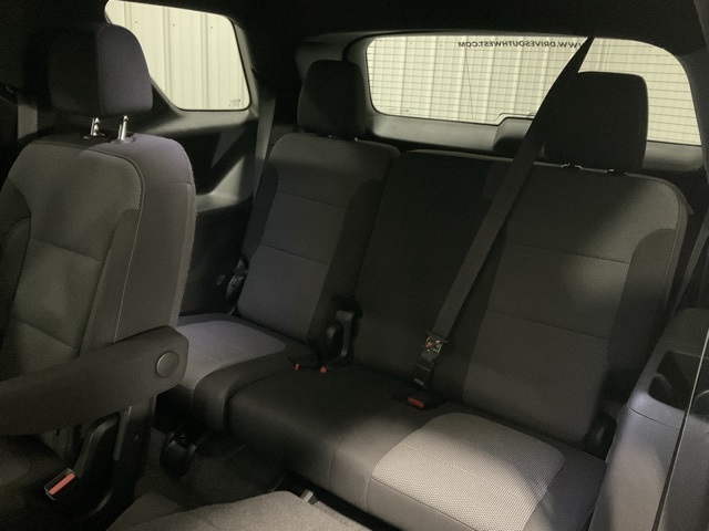 Vehicle image 26 of 34
