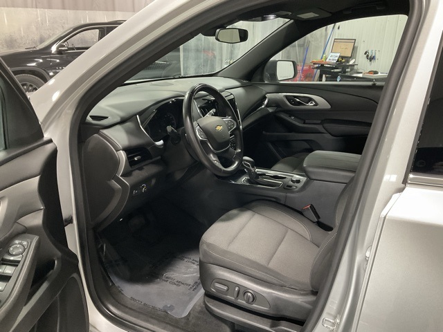 Vehicle image 24 of 34