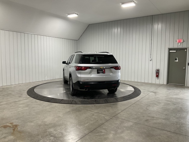 Vehicle image 7 of 34