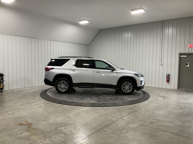 Vehicle image 4 of 34