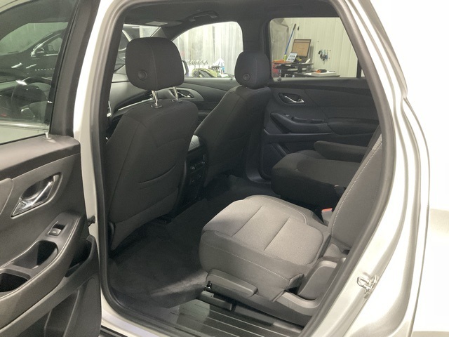 Vehicle image 25 of 34