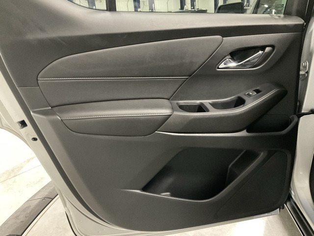 Vehicle image 31 of 34